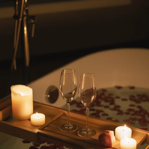 Noche romántica con detalles incluidos